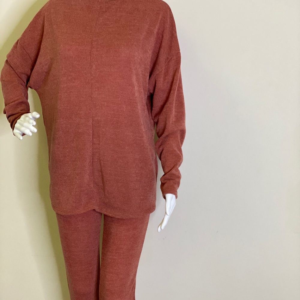 Women’s Snuggle Rust Set - Picture 3 of 7